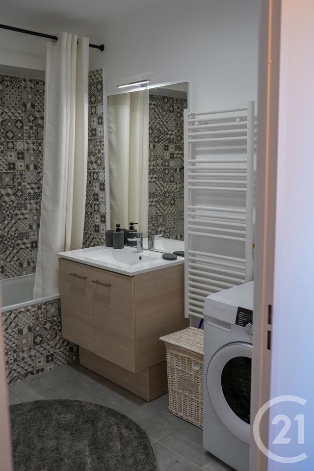 Appartement à louer - 2 pièces - 47,90 m2 - Serris - 77 - ILE-DE-FRANCE