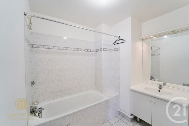 Appartement F2 à louer - 2 pièces - 44,70 m2 - Bussy St Georges - 77 - ILE-DE-FRANCE