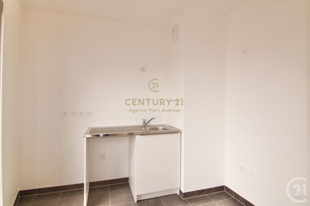 Appartement F3 &agrave; louer - 3 pi&egrave;ces - 58,15 m2 - Bussy St Georges - 77 - ILE-DE-FRANCE