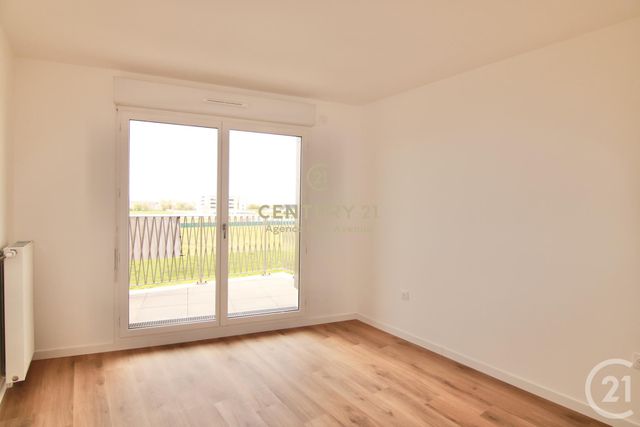 Appartement F3 &agrave; louer - 3 pi&egrave;ces - 58,15 m2 - Bussy St Georges - 77 - ILE-DE-FRANCE