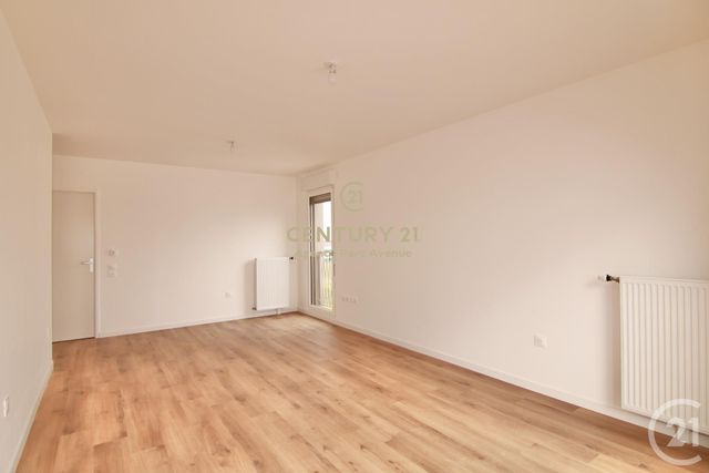 Appartement F3 &agrave; louer - 3 pi&egrave;ces - 58,15 m2 - Bussy St Georges - 77 - ILE-DE-FRANCE