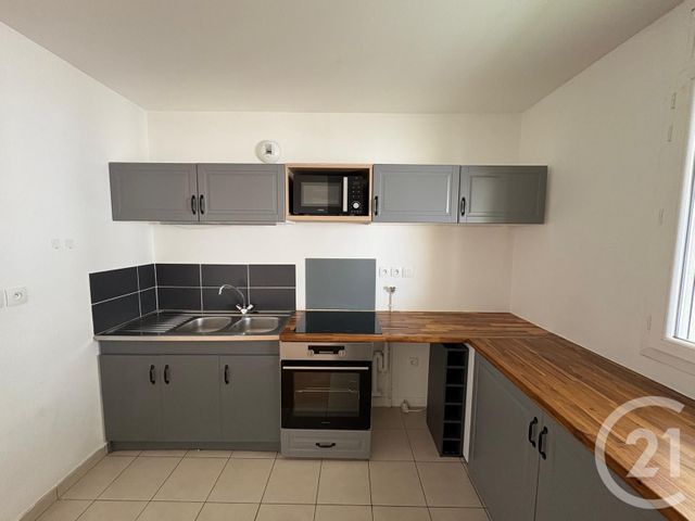 Appartement F3 &agrave; louer - 3 pi&egrave;ces - 73,30 m2 - Bussy St Georges - 77 - ILE-DE-FRANCE