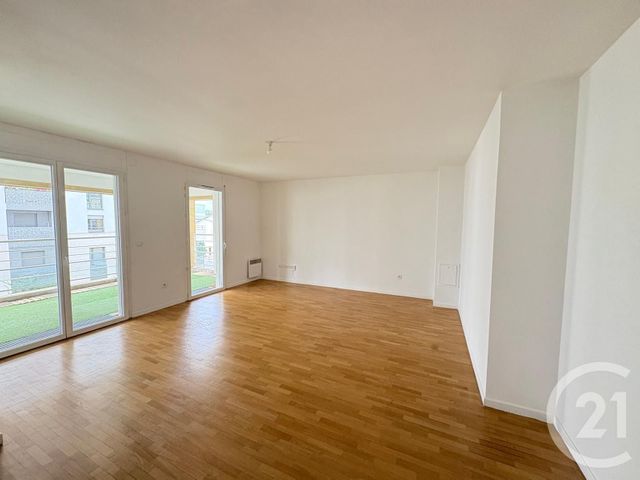 Appartement F3 &agrave; louer - 3 pi&egrave;ces - 73,30 m2 - Bussy St Georges - 77 - ILE-DE-FRANCE