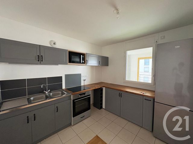 Appartement F3 &agrave; louer - 3 pi&egrave;ces - 73,30 m2 - Bussy St Georges - 77 - ILE-DE-FRANCE