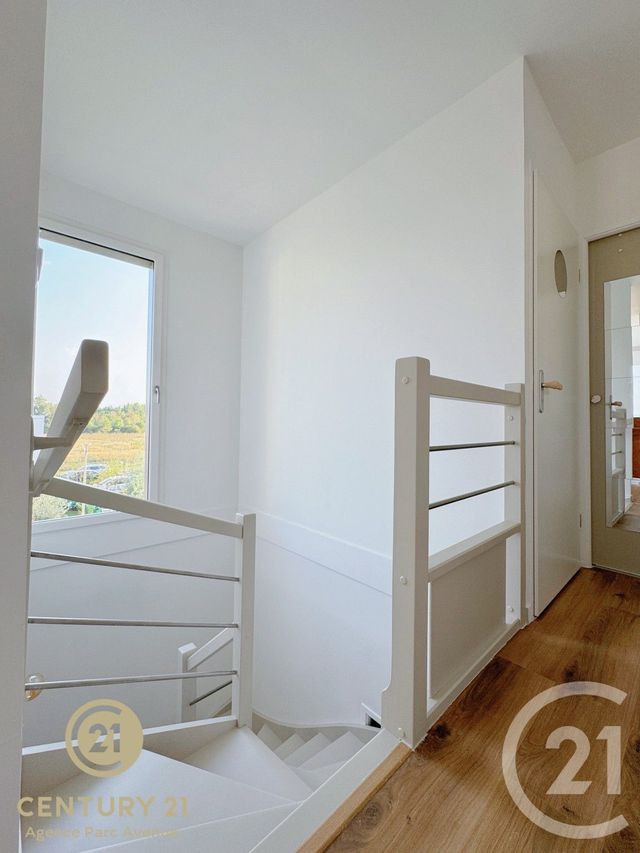 Appartement Duplex &agrave; louer - 3 pi&egrave;ces - 64,53 m2 - Bussy St Georges - 77 - ILE-DE-FRANCE