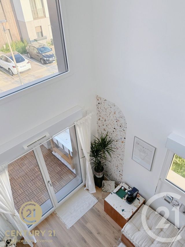 Appartement Duplex &agrave; louer - 3 pi&egrave;ces - 64,53 m2 - Bussy St Georges - 77 - ILE-DE-FRANCE