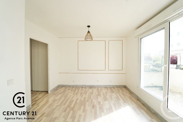 Appartement Studio &agrave; louer - 1 pi&egrave;ce - 20,09 m2 - Bussy St Georges - 77 - ILE-DE-FRANCE