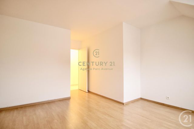 Appartement F3 &agrave; louer - 3 pi&egrave;ces - 87,49 m2 - Bussy St Georges - 77 - ILE-DE-FRANCE