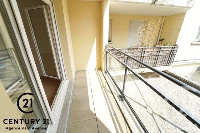 Appartement F3 &agrave; louer - 3 pi&egrave;ces - 59,85 m2 - Bussy St Georges - 77 - ILE-DE-FRANCE