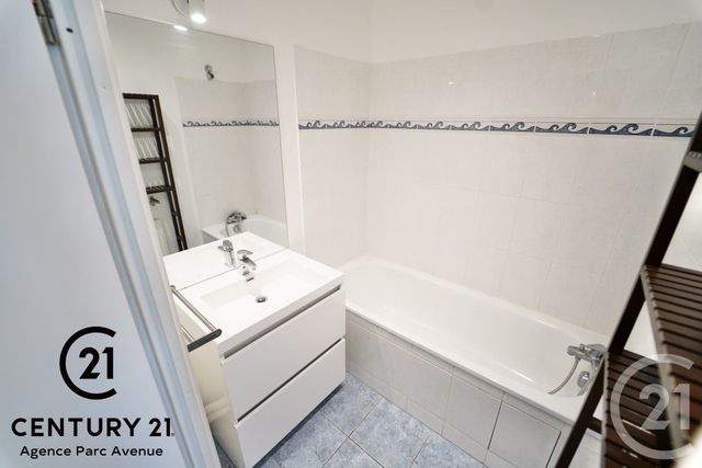 Appartement F3 &agrave; louer - 3 pi&egrave;ces - 59,85 m2 - Bussy St Georges - 77 - ILE-DE-FRANCE