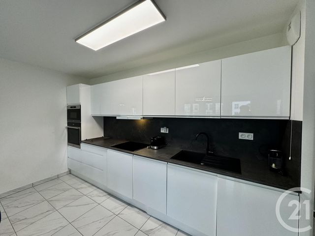 Appartement F3 &agrave; louer - 3 pi&egrave;ces - 65,60 m2 - Serris - 77 - ILE-DE-FRANCE