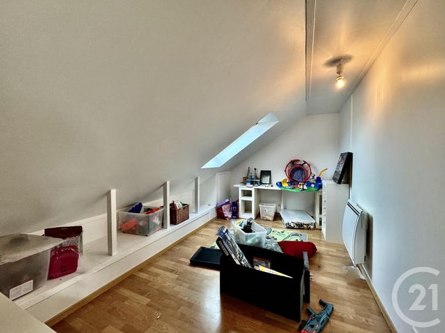 Maison &agrave; louer - 7 pi&egrave;ces - 115,19 m2 - Bussy St Georges - 77 - ILE-DE-FRANCE