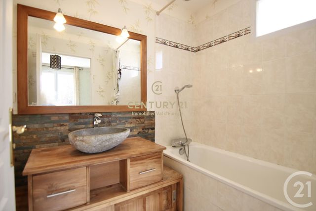 Maison &agrave; louer - 7 pi&egrave;ces - 115,19 m2 - Bussy St Georges - 77 - ILE-DE-FRANCE