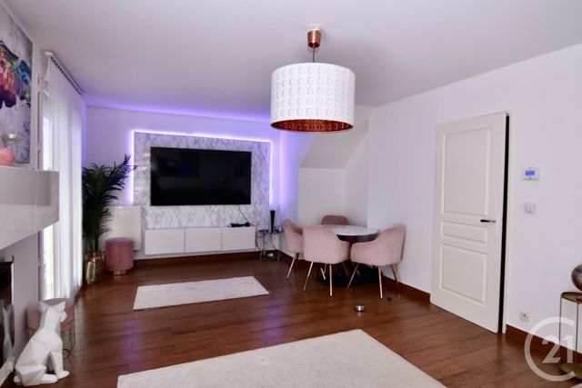 Maison &agrave; louer - 7 pi&egrave;ces - 115,19 m2 - Bussy St Georges - 77 - ILE-DE-FRANCE