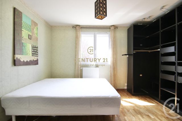 Maison &agrave; louer - 7 pi&egrave;ces - 115,19 m2 - Bussy St Georges - 77 - ILE-DE-FRANCE