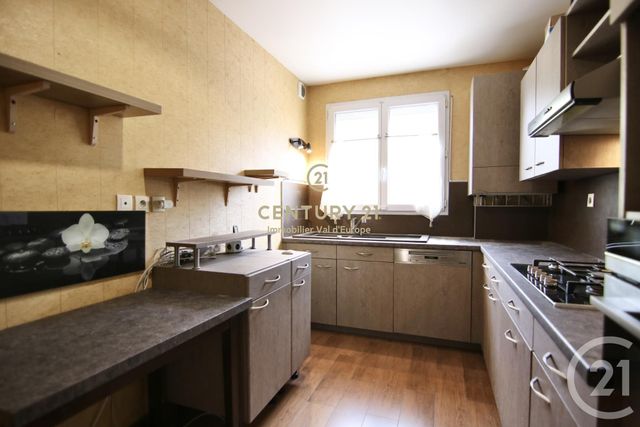 Maison &agrave; louer - 7 pi&egrave;ces - 115,19 m2 - Bussy St Georges - 77 - ILE-DE-FRANCE