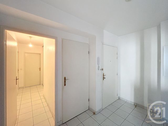 Appartement F3 &agrave; louer - 3 pi&egrave;ces - 63,80 m2 - Bussy St Georges - 77 - ILE-DE-FRANCE