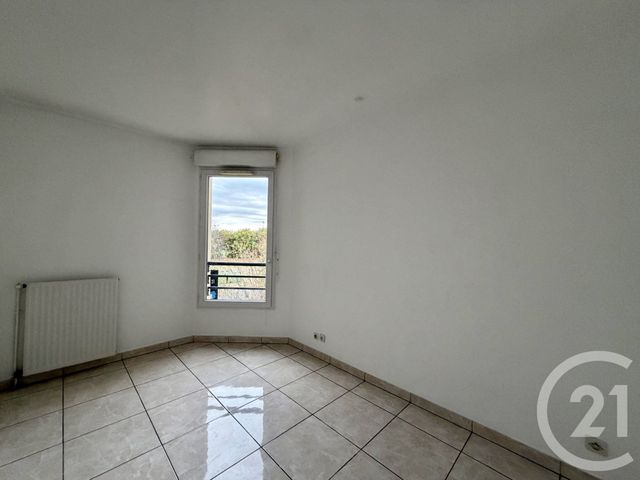 Appartement F3 &agrave; louer - 3 pi&egrave;ces - 63,87 m2 - Bussy St Georges - 77 - ILE-DE-FRANCE