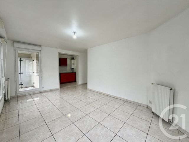 Appartement F3 &agrave; louer - 3 pi&egrave;ces - 63,87 m2 - Bussy St Georges - 77 - ILE-DE-FRANCE