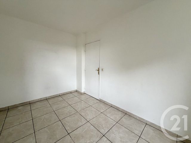 Appartement F3 &agrave; louer - 3 pi&egrave;ces - 63,87 m2 - Bussy St Georges - 77 - ILE-DE-FRANCE