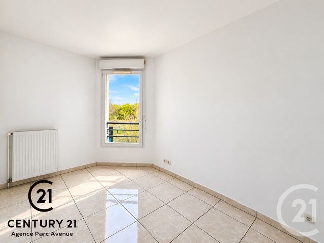 Appartement F3 &agrave; louer - 3 pi&egrave;ces - 63,87 m2 - Bussy St Georges - 77 - ILE-DE-FRANCE