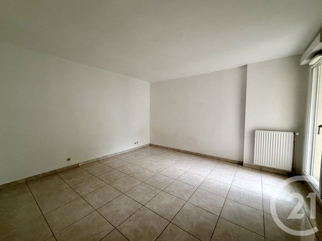 Appartement F3 &agrave; louer - 3 pi&egrave;ces - 63,87 m2 - Bussy St Georges - 77 - ILE-DE-FRANCE