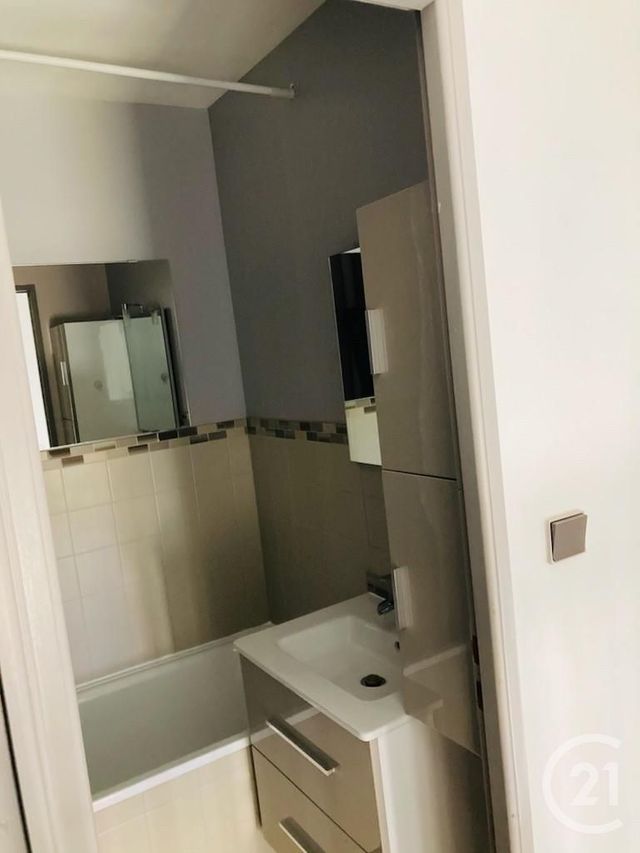 Maison &agrave; louer - 4 pi&egrave;ces - 127,62 m2 - Talant - 21 - BOURGOGNE