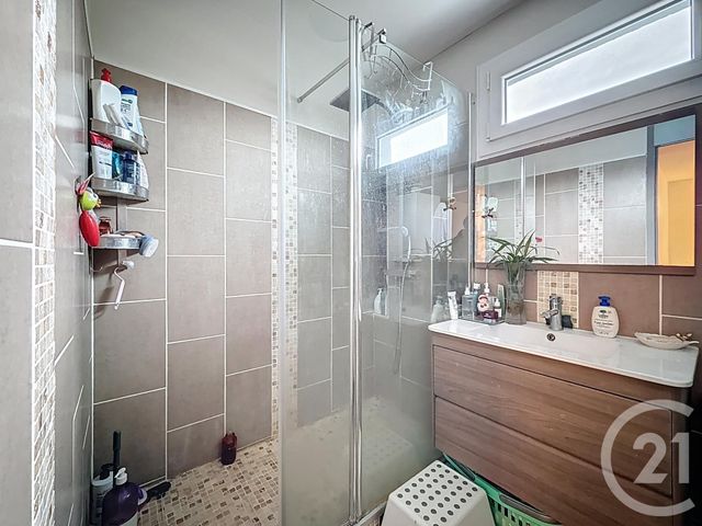 Appartement F6 &agrave; vendre - 5 pi&egrave;ces - 103 m2 - Quetigny - 21 - BOURGOGNE