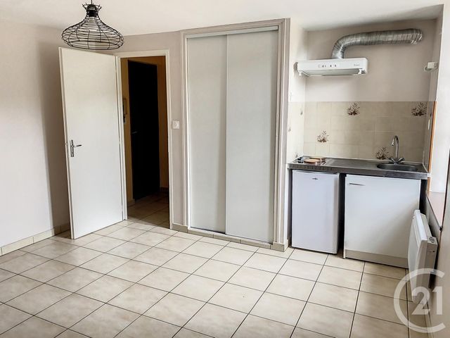 Appartement T1 &agrave; louer - 1 pi&egrave;ce - 20,19 m2 - Longvic - 21 - BOURGOGNE