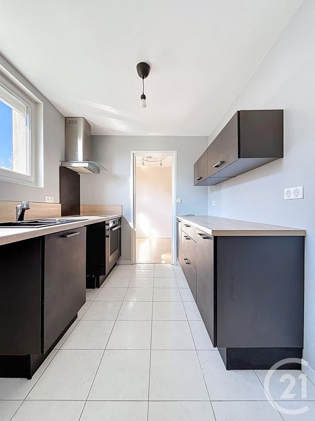 Appartement F4 &agrave; louer - 4 pi&egrave;ces - 80,60 m2 - St Jean De Braye - 45 - CENTRE