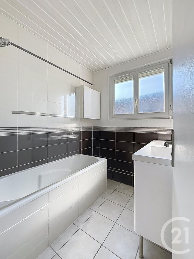 Appartement F4 &agrave; louer - 4 pi&egrave;ces - 80,60 m2 - St Jean De Braye - 45 - CENTRE