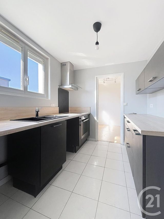 Appartement F4 &agrave; louer - 4 pi&egrave;ces - 80,60 m2 - St Jean De Braye - 45 - CENTRE