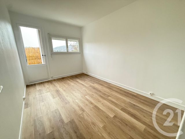 Appartement F3 &agrave; louer - 3 pi&egrave;ces - 64,43 m2 - Gif Sur Yvette - 91 - ILE-DE-FRANCE