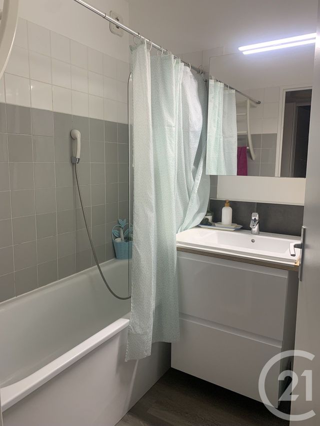 Appartement F3 &agrave; louer - 3 pi&egrave;ces - 64,20 m2 - Les Ulis - 91 - ILE-DE-FRANCE