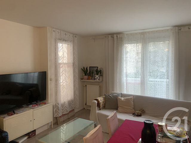 Appartement F3 &agrave; louer - 3 pi&egrave;ces - 64,20 m2 - Les Ulis - 91 - ILE-DE-FRANCE