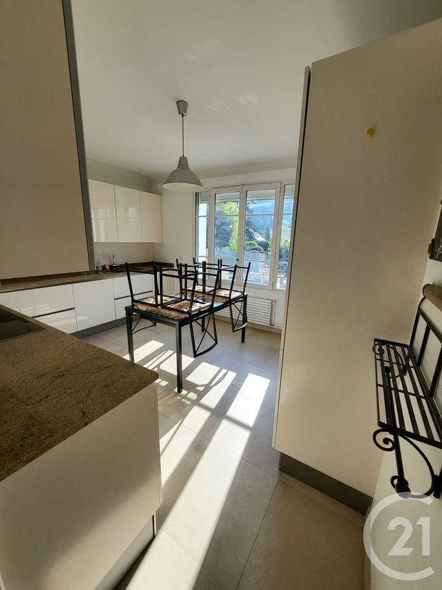 Maison &agrave; louer - 5 pi&egrave;ces - 96,61 m2 - Buc - 78 - ILE-DE-FRANCE