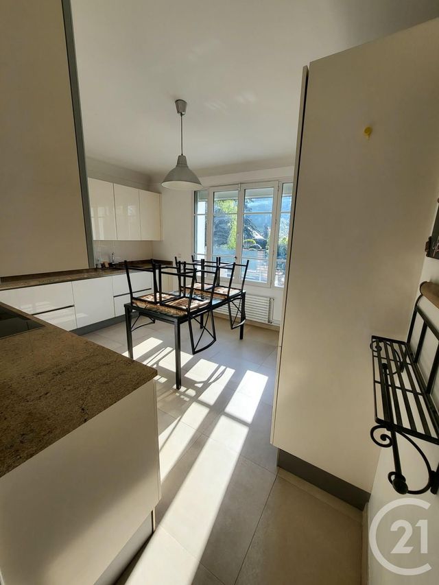 Maison &agrave; louer - 5 pi&egrave;ces - 96,61 m2 - Buc - 78 - ILE-DE-FRANCE