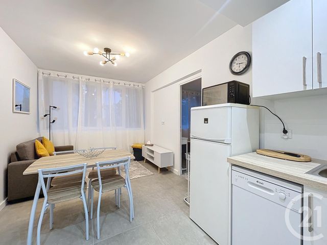 Appartement F1 &agrave; louer - 2 pi&egrave;ces - 28,50 m2 - Fontenay Le Fleury - 78 - ILE-DE-FRANCE
