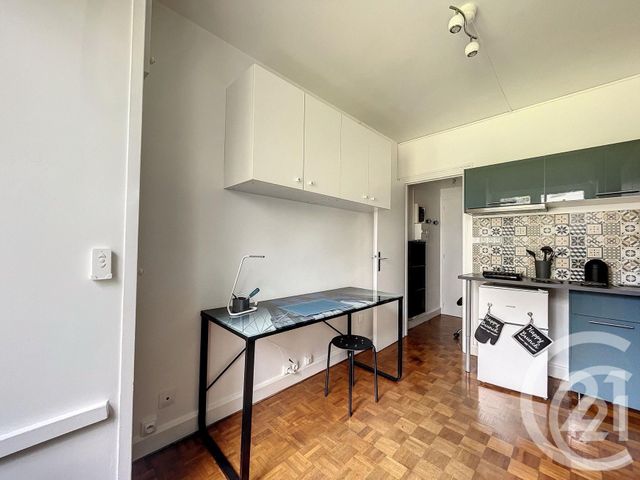 Appartement Chambre &agrave; louer - 1 pi&egrave;ce - 13,04 m2 - Versailles - 78 - ILE-DE-FRANCE