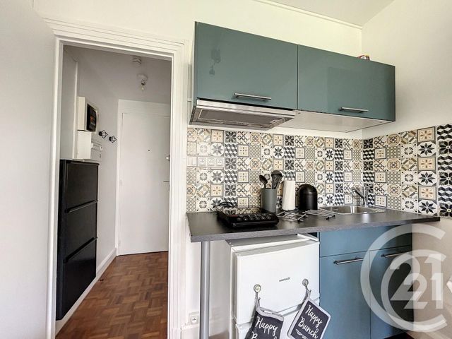 Appartement Chambre &agrave; louer - 1 pi&egrave;ce - 13,04 m2 - Versailles - 78 - ILE-DE-FRANCE