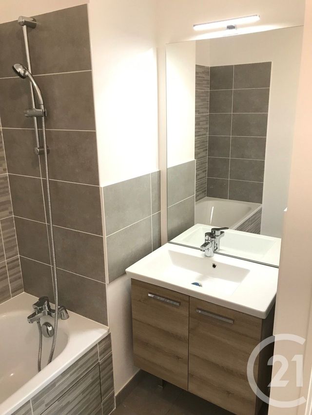 Appartement F3 &agrave; louer - 3 pi&egrave;ces - 59,30 m2 - Gif Sur Yvette - 91 - ILE-DE-FRANCE