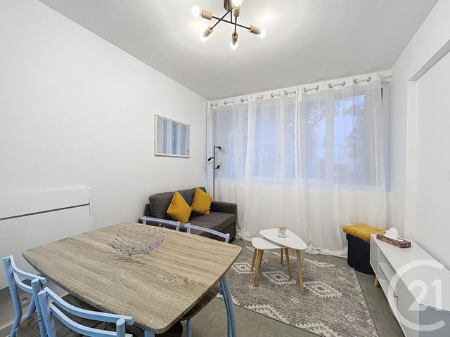 Appartement F1 &agrave; louer - 2 pi&egrave;ces - 28,50 m2 - Fontenay Le Fleury - 78 - ILE-DE-FRANCE
