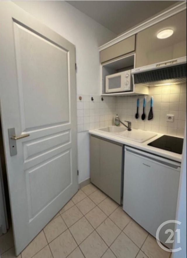 Appartement Studio &agrave; louer - 1 pi&egrave;ce - 26,54 m2 - Le Chesnay - 78 - ILE-DE-FRANCE