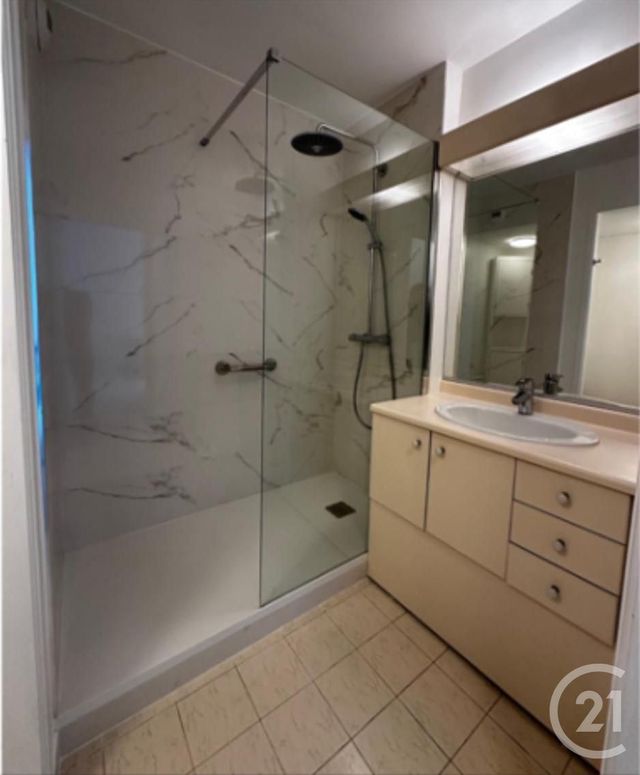 Appartement Studio &agrave; louer - 1 pi&egrave;ce - 26,54 m2 - Le Chesnay - 78 - ILE-DE-FRANCE
