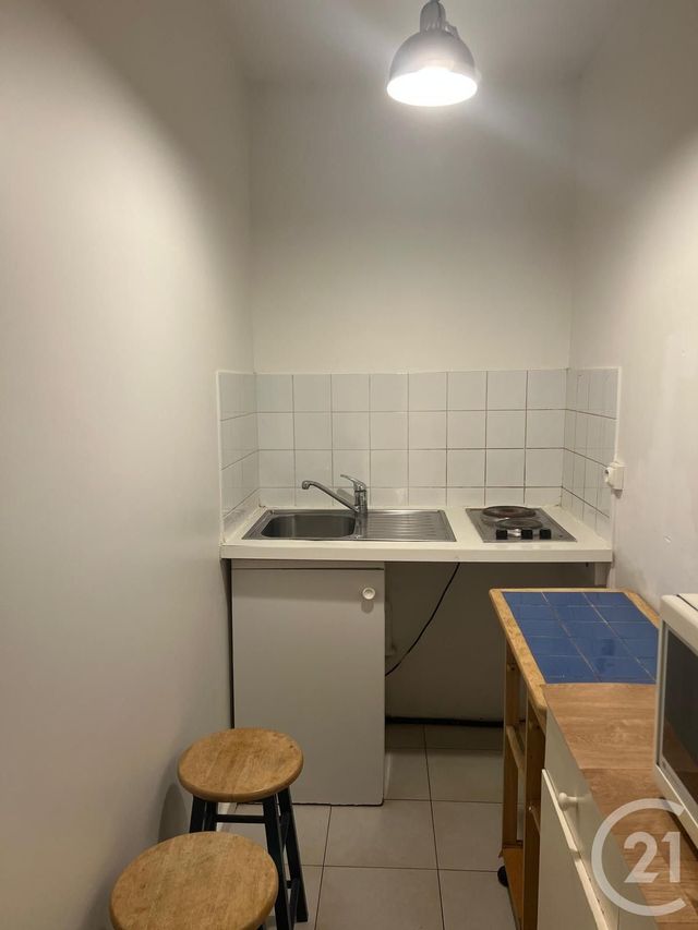 Appartement F1 &agrave; louer - 1 pi&egrave;ce - 25,66 m2 - Le Chesnay - 78 - ILE-DE-FRANCE