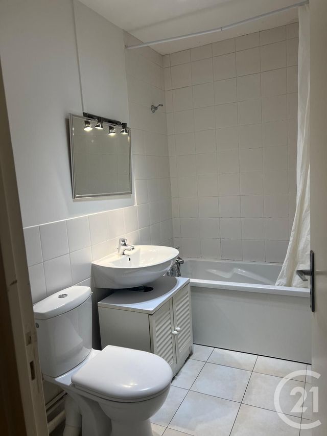 Appartement F1 &agrave; louer - 1 pi&egrave;ce - 25,66 m2 - Le Chesnay - 78 - ILE-DE-FRANCE