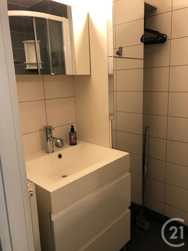 Appartement Studio &agrave; louer - 1 pi&egrave;ce - 15,32 m2 - Versailles - 78 - ILE-DE-FRANCE
