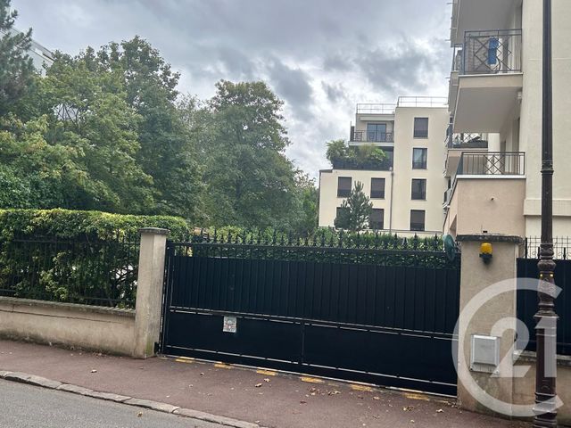 Parking &agrave; louer - 18 m2 - St Cloud - 92 - ILE-DE-FRANCE