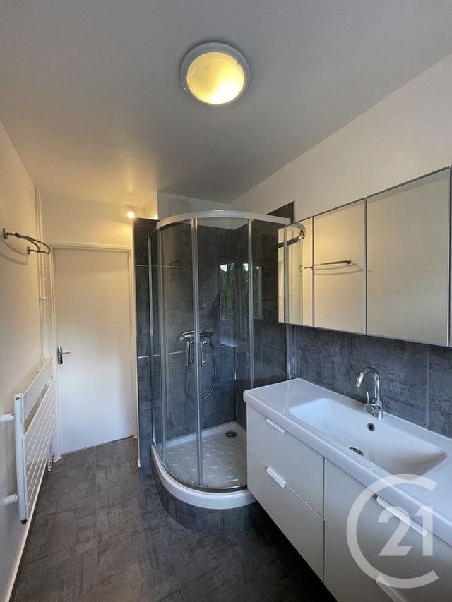 Appartement F2 &agrave; louer - 2 pi&egrave;ces - 45,72 m2 - Chaville - 92 - ILE-DE-FRANCE