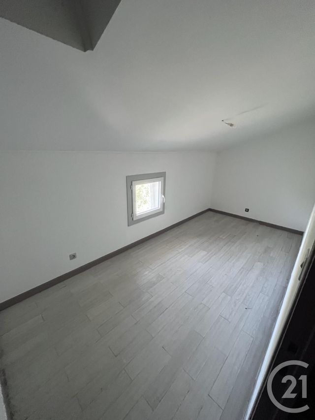 Maison &agrave; louer - 5 pi&egrave;ces - 125,20 m2 - Bouc Bel Air - 13 - PROVENCE-ALPES-COTE-D-AZUR